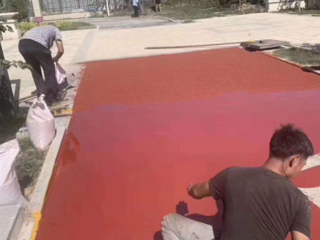 六安 篮球场翻新的地面工